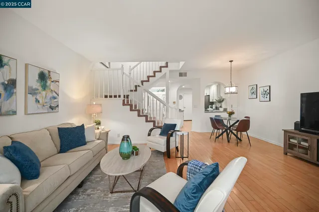 $1,075,000 | 35 Danville Oak Place, Danville, CA 94526