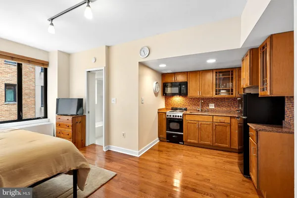 $1,750 | 1701 16th Street Northwest, Unit 404, Washington, DC 20009