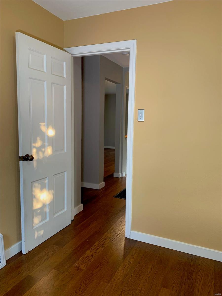 825 Edgar Road St. Louis, MO 63119 - Photo 11 of 19 Gallery Image 11