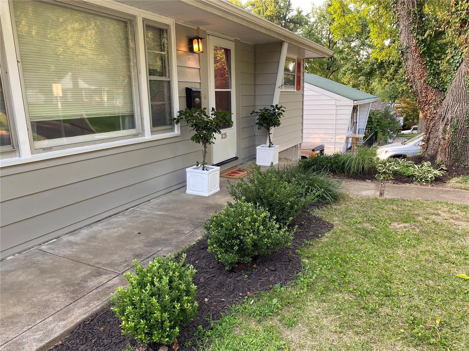 825 Edgar Road St. Louis, MO 63119 - Photo 4 of 19 Gallery Image 4
