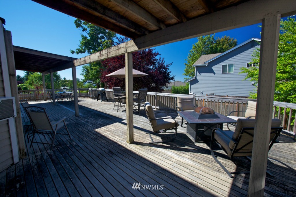 801 Field Avenue Northeast Renton, WA 98059 - Photo 11 of 12