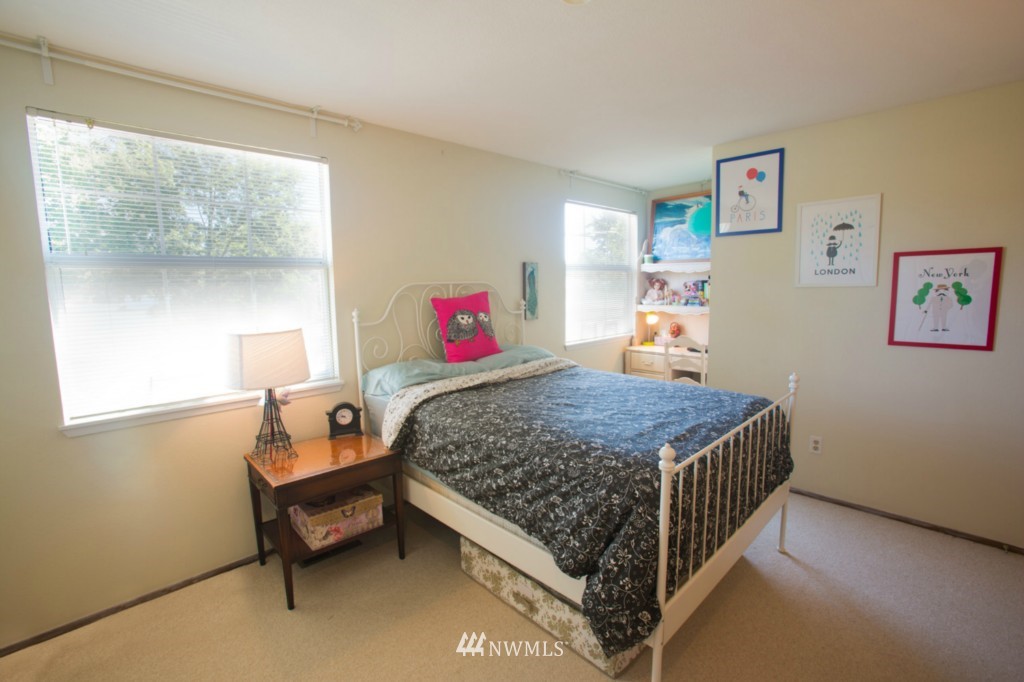 801 Field Avenue Northeast Renton, WA 98059 - Photo 7 of 12
