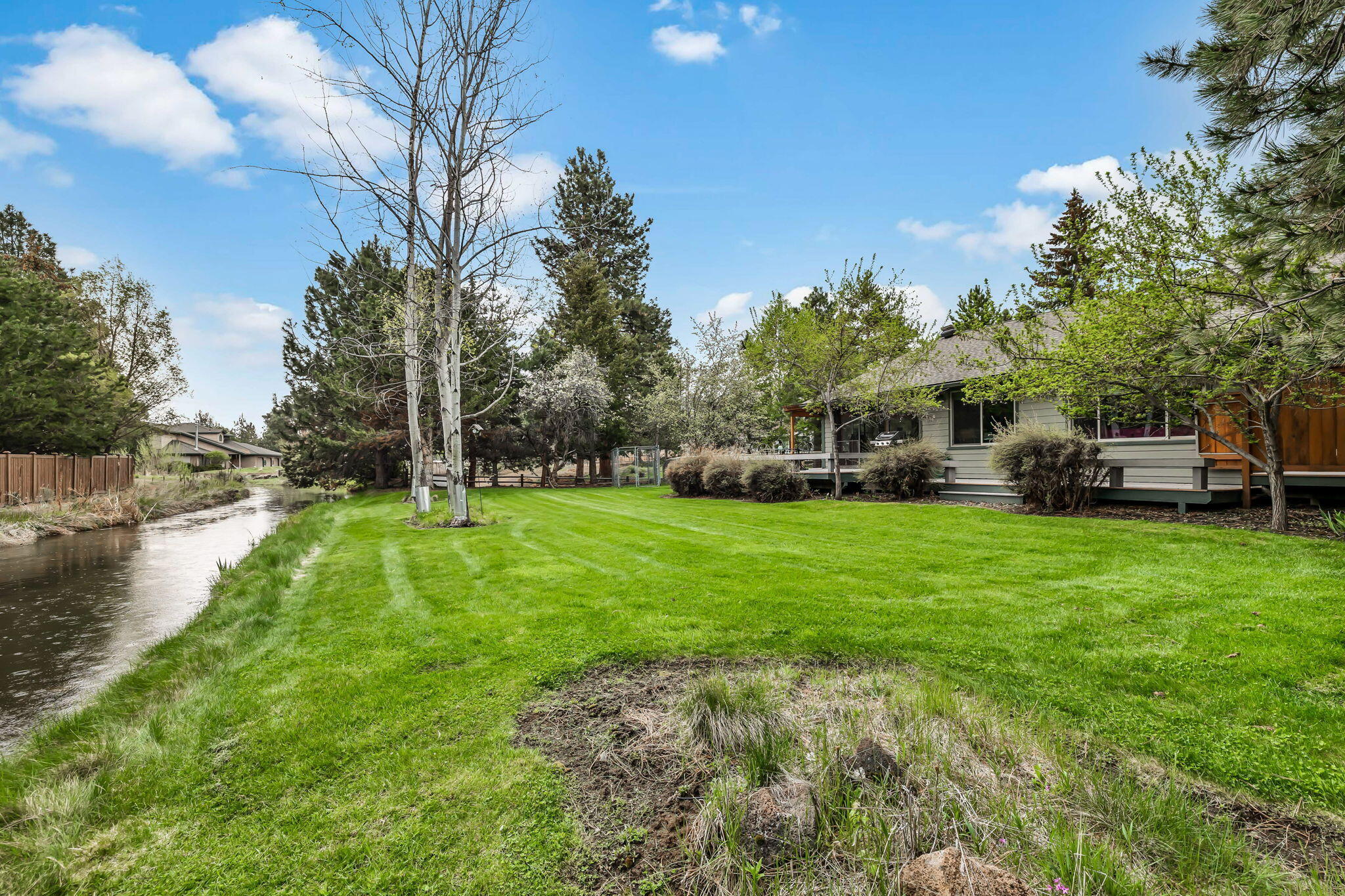 60594 Springtree Court Bend, OR 97702 - Photo 5 of 41 60594 Springtree Ct