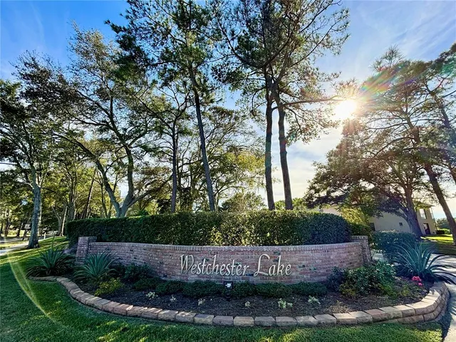 $2,700 | 2794 Countryside Boulevard, Unit 2, Clearwater, FL 33761