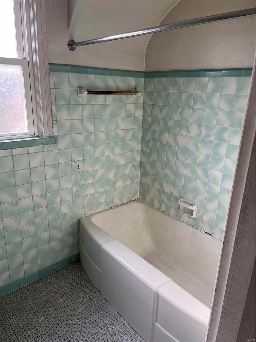 7824 Rosedale Drive St. Louis, MO 63121 - Photo 14 of 21