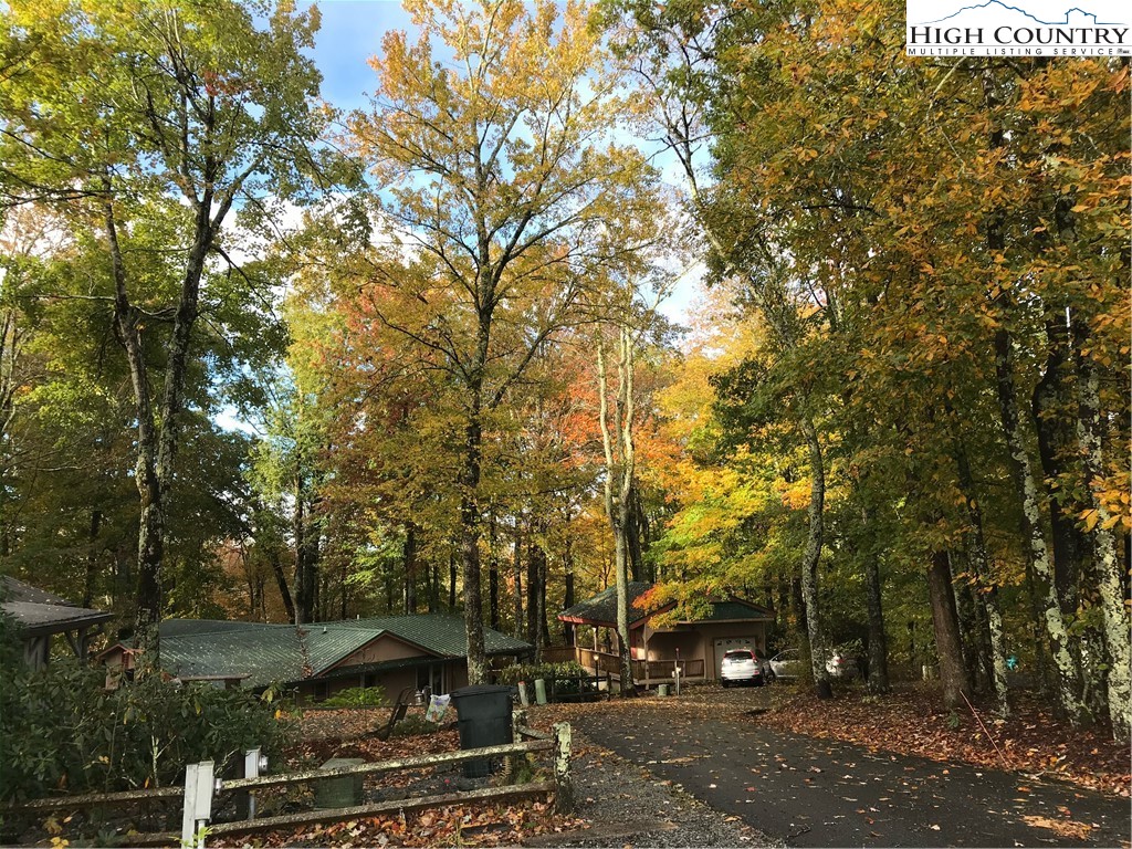 72 Robin Circle Newland, NC 28657 - Photo 3 of 24 a view of outdoor space with trees
