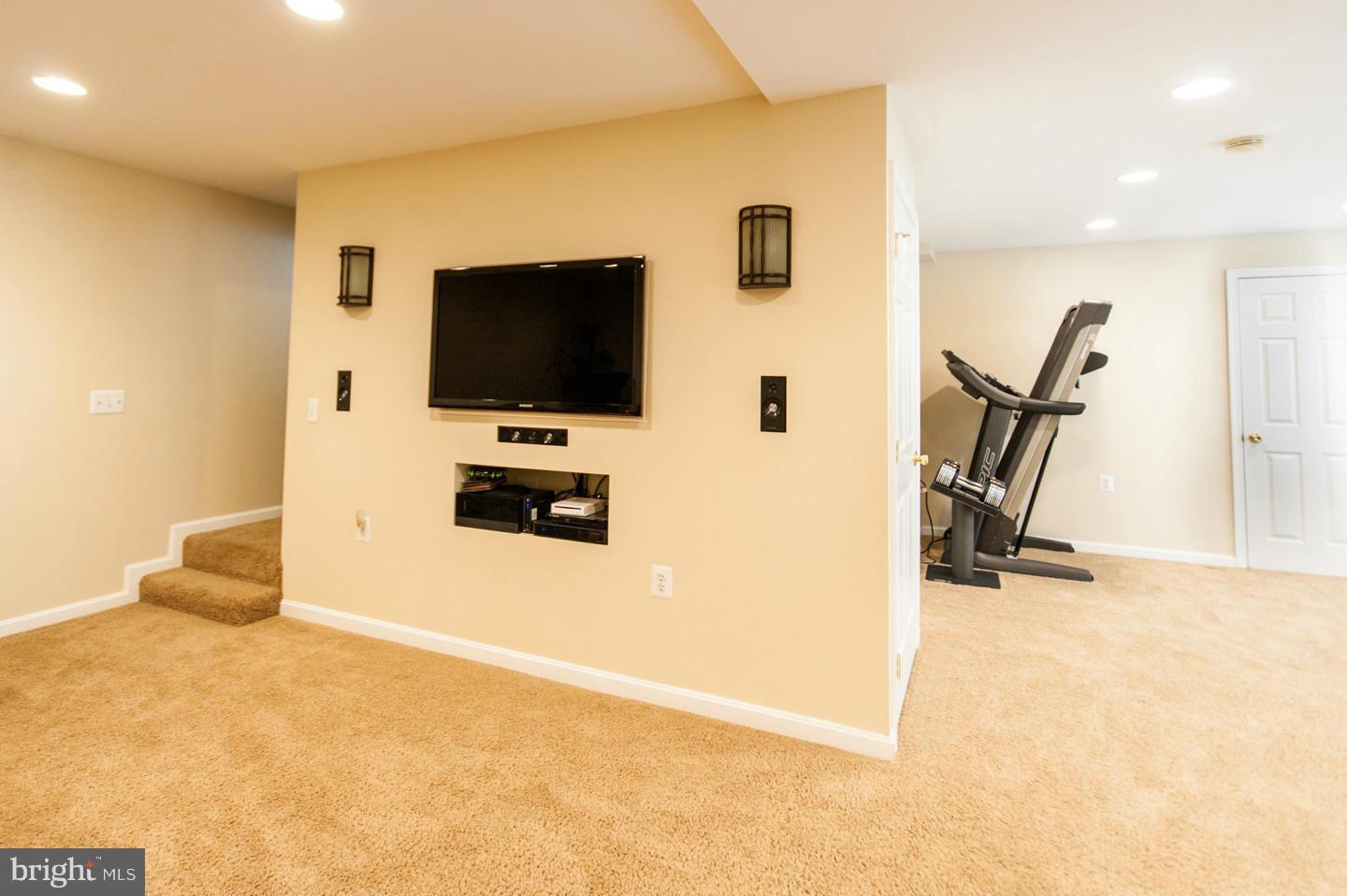 300 Ridge View Drive Berkeley Springs, WV 25411 - Photo 22 of 30 Family Room
