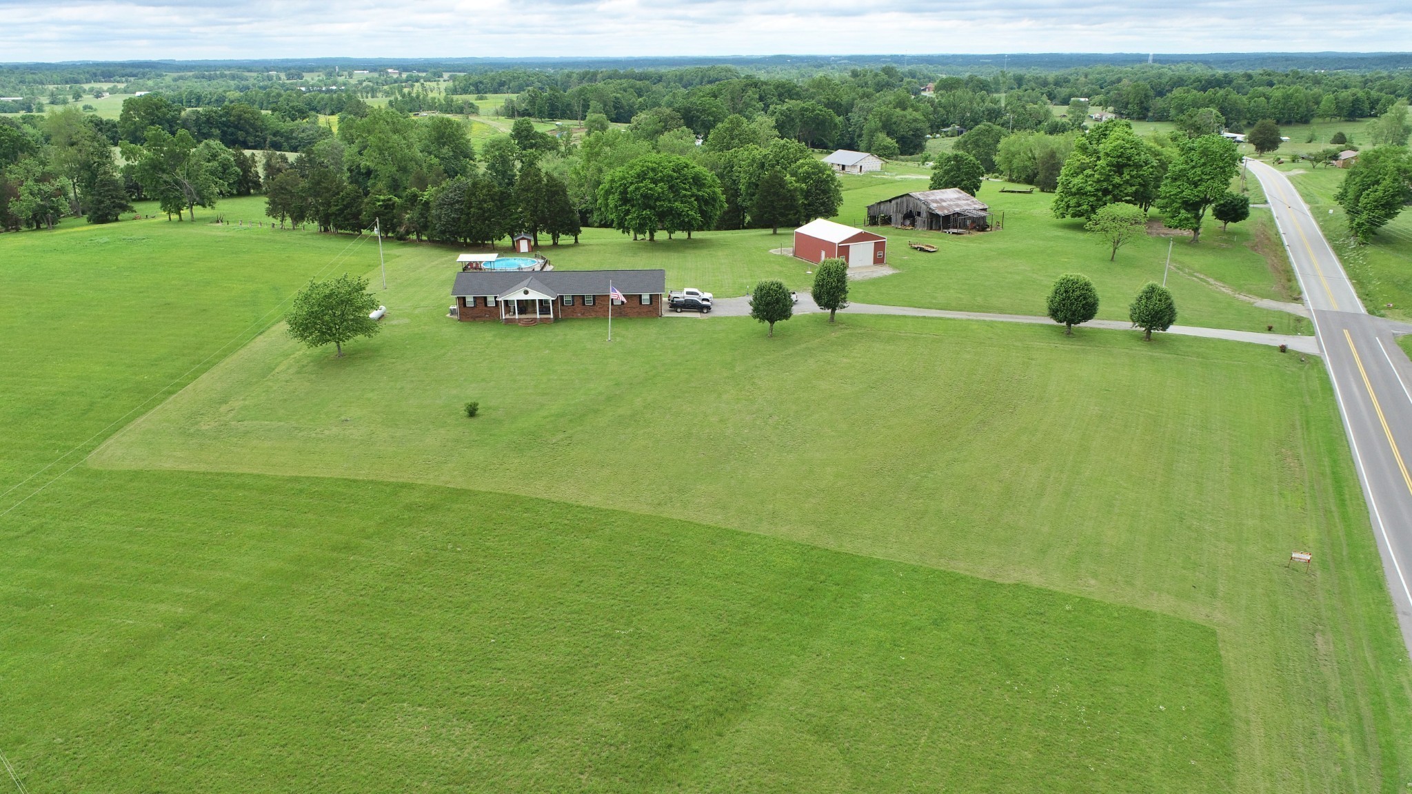 9 Willie Davis Road Red Boiling Springs, TN 37150 - Photo 8 of 8 a view of an outdoor space and yard