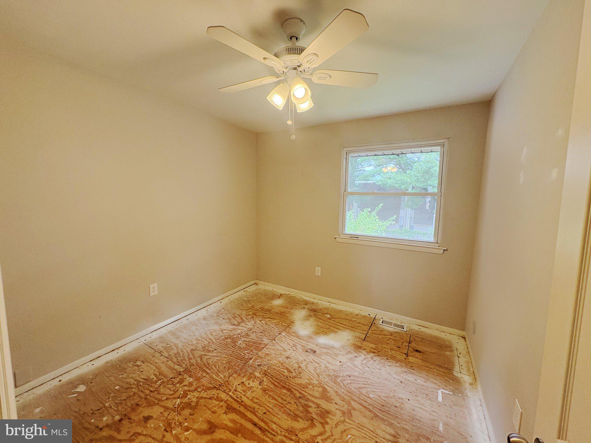 308 Via Cascata Drive Clementon, NJ 08021 - Photo 14 of 23 Bright, blank canvas for creativity.