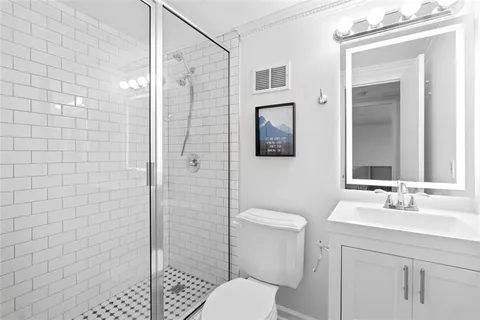 $185,000 | 2965 Pharr Ct S Northwest, Unit 817, Atlanta, GA 30305