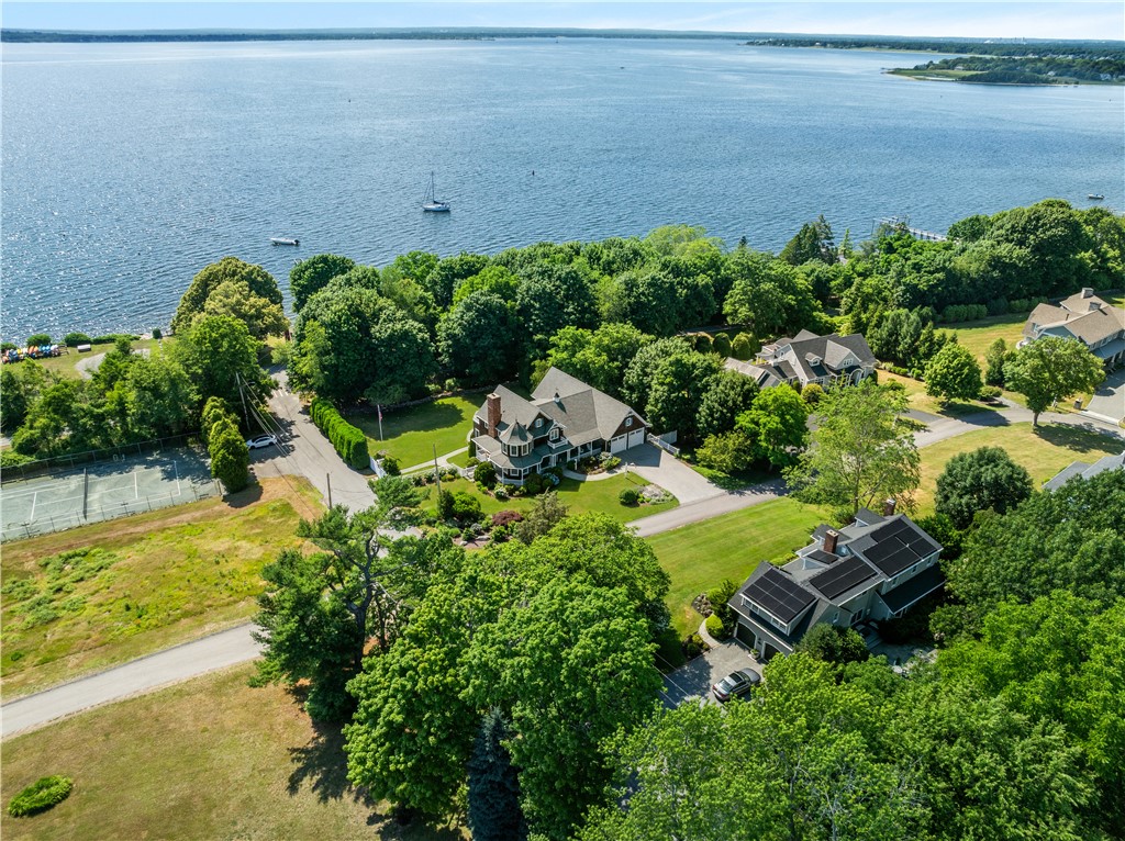 19 Ledge Road Bristol, RI 02809 - Photo 10 of 14