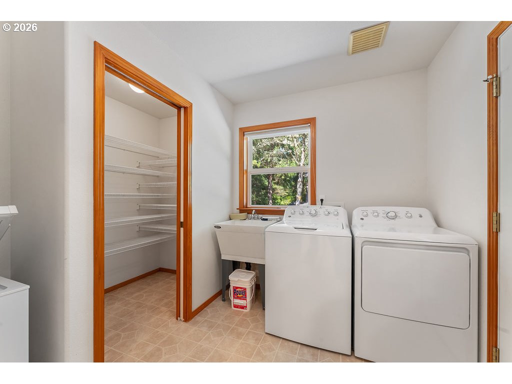 10385 Pine Ridge Drive Nehalem, OR 97131 - Photo 15 of 47