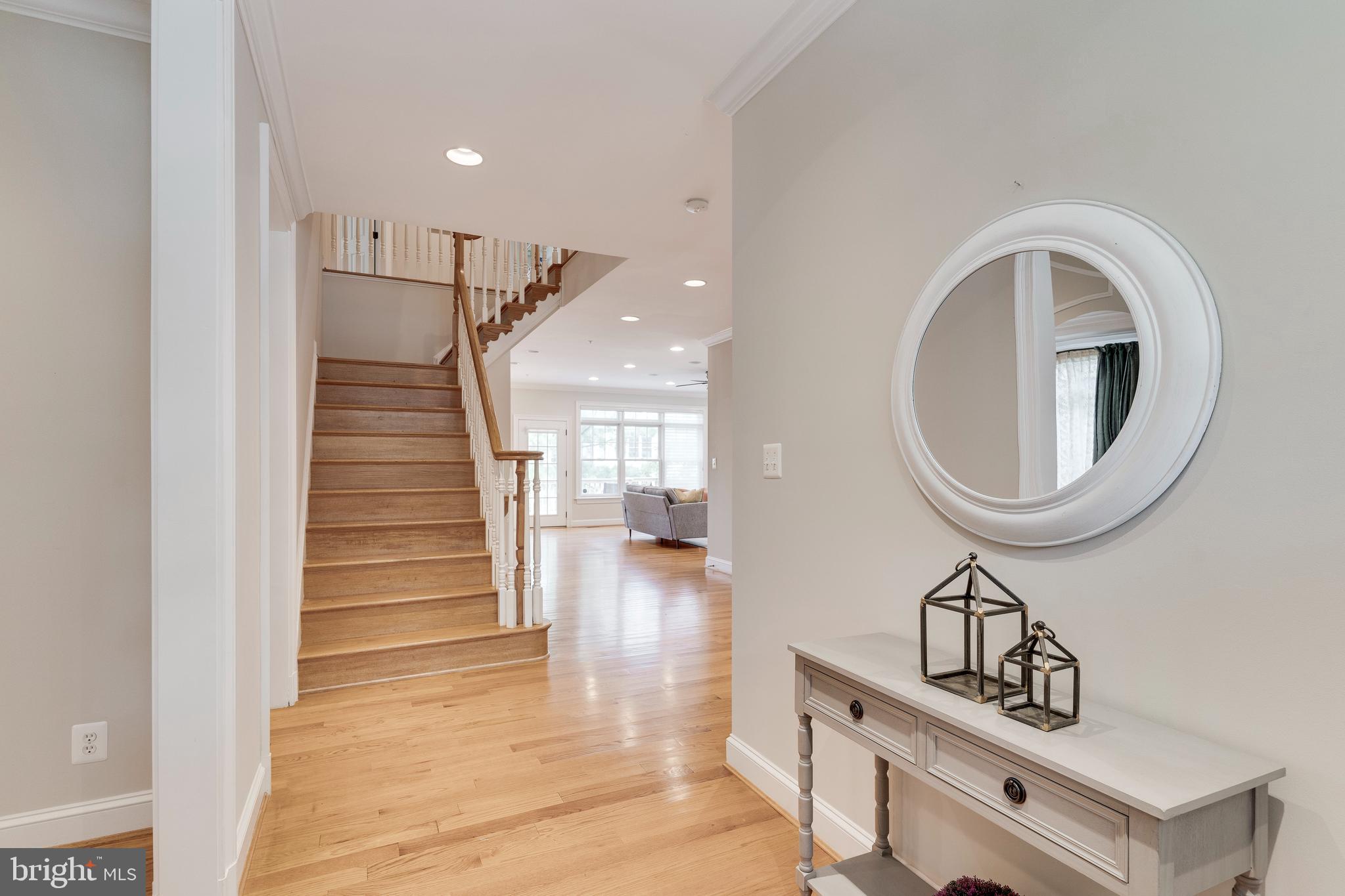 5911 Greentree Road Bethesda, MD 20817 - Photo 4 of 46 Gallery Image 4