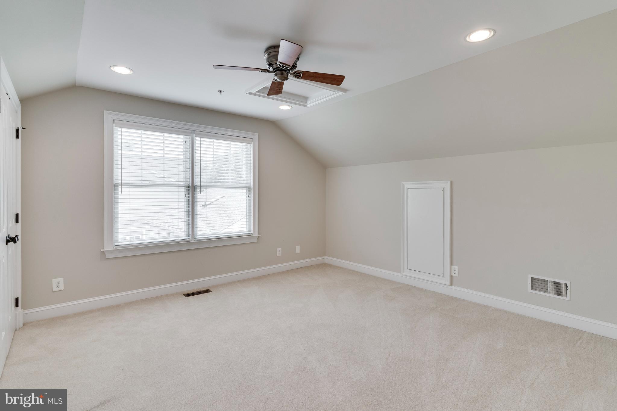 5911 Greentree Road Bethesda, MD 20817 - Photo 32 of 46 Bedroom 5 third level