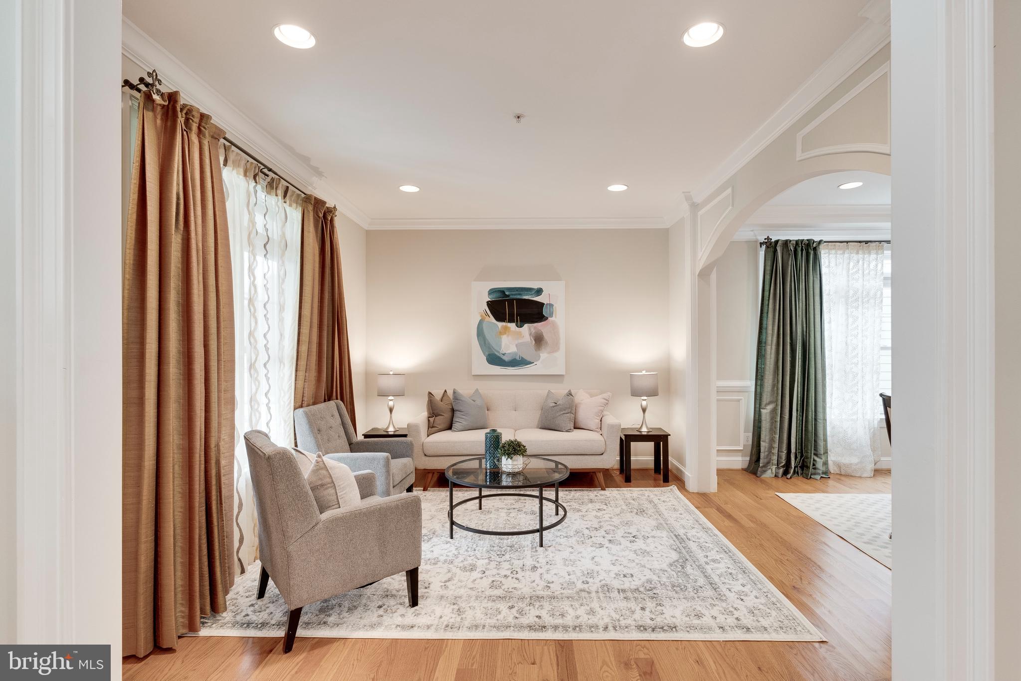 5911 Greentree Road Bethesda, MD 20817 - Photo 5 of 46 Living Room