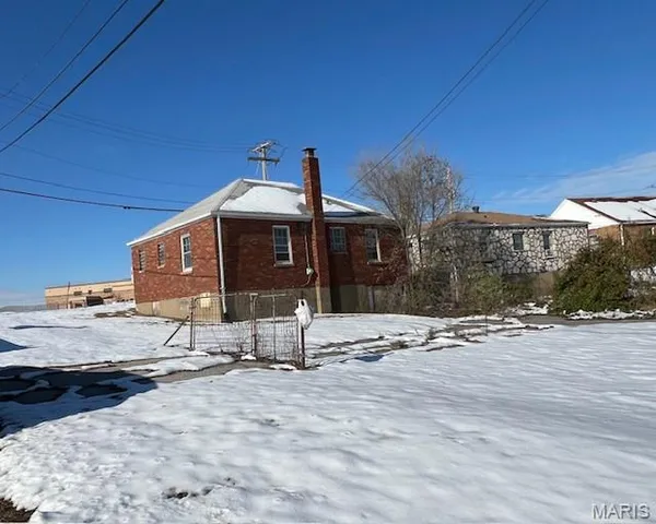 $45,000 | 5300 Bermuda Drive, Normandy, MO 63121