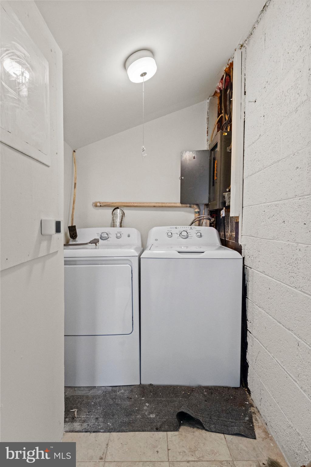 5120 Kenesaw Street College Park, MD 20740 - Photo 27 of 37 a utility room with dryer and washer