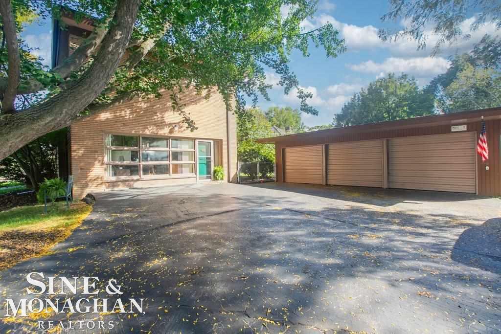 567 Middlesex Road Grosse Pointe, MI 48230 - Photo 3 of 30 50058365-2.JPG