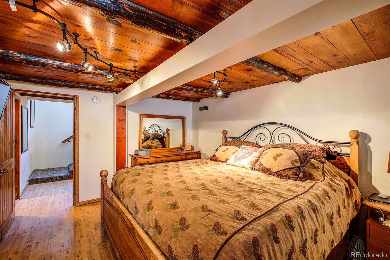 8988 South Hillview Road Morrison, CO 80465 - Photo 13 of 29 Gallery Image 13