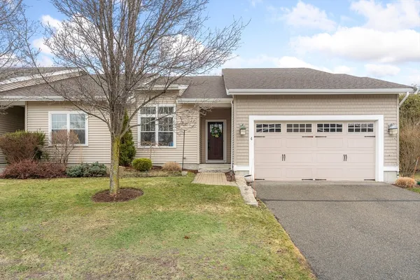 $679,900 | 4 Hawthorne Path, Unit 4, Milford, MA 01757