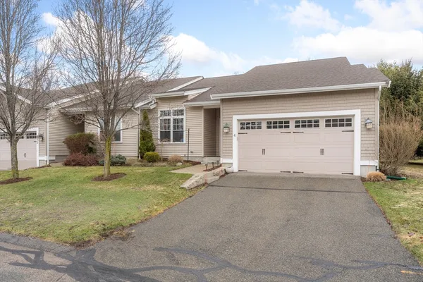 $679,900 | 4 Hawthorne Path, Unit 4, Milford, MA 01757