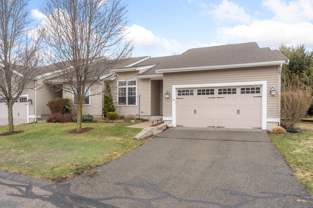 4 Hawthorne Path, Unit 4 Milford, MA 01757 - Photo 2 of 28