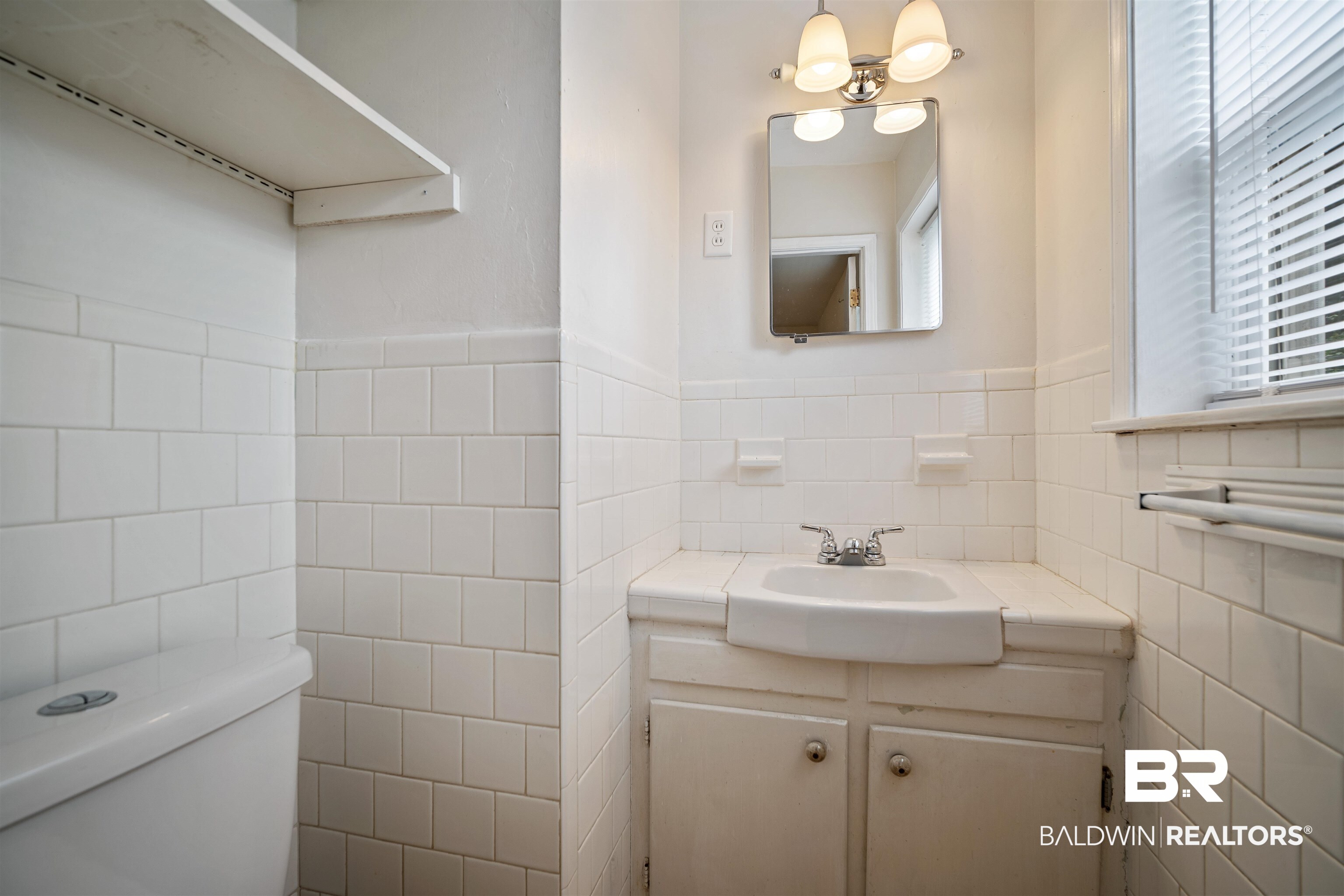 816 East Montfort Road Mobile, AL 36608 - Photo 19 of 24 Primary Bedroom/Half Bath