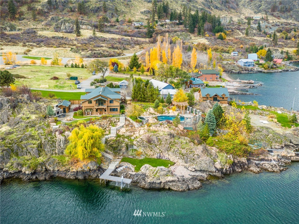 17060 South Lakeshore Road Chelan, WA 98816 - Photo 1 of 25 Gallery Image 1