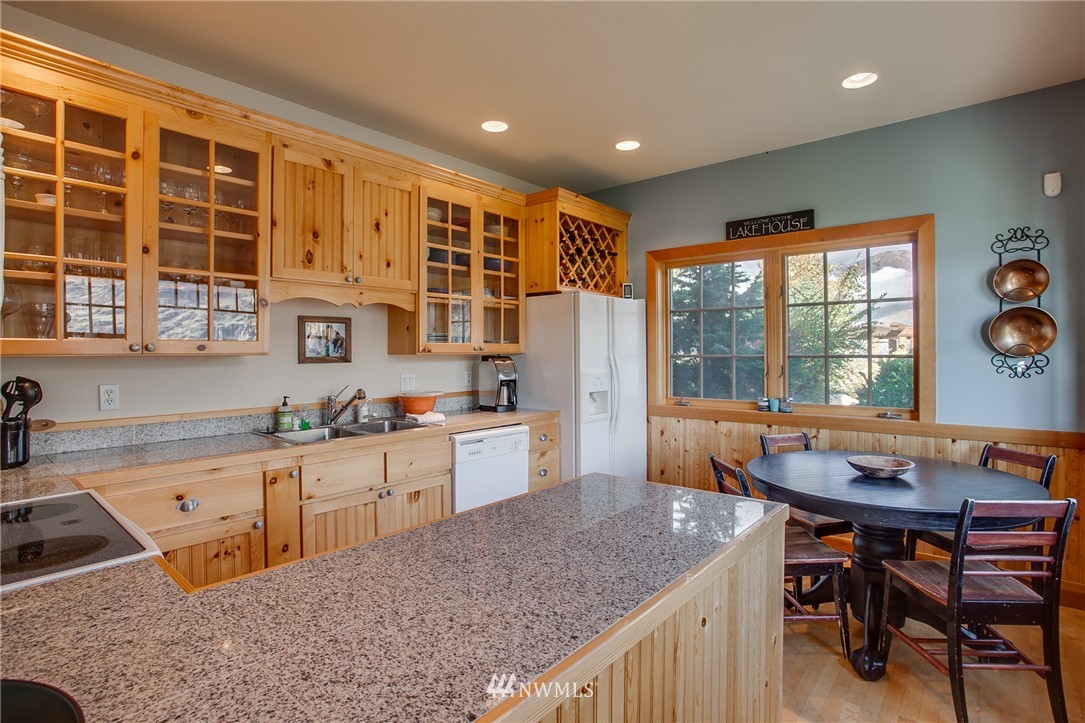 17060 South Lakeshore Road Chelan, WA 98816 - Photo 14 of 25 Gallery Image 14