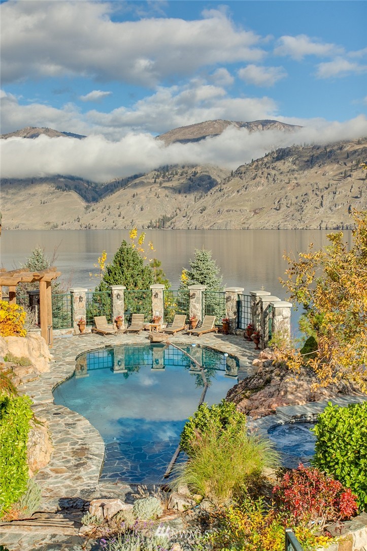17060 South Lakeshore Road Chelan, WA 98816 - Photo 19 of 25 Gallery Image 19