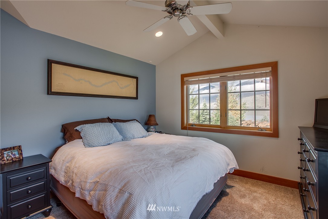 17060 South Lakeshore Road Chelan, WA 98816 - Photo 21 of 25 Gallery Image 21