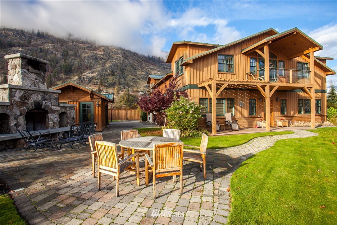 17060 South Lakeshore Road Chelan, WA 98816 - Photo 6 of 25 Gallery Image 6