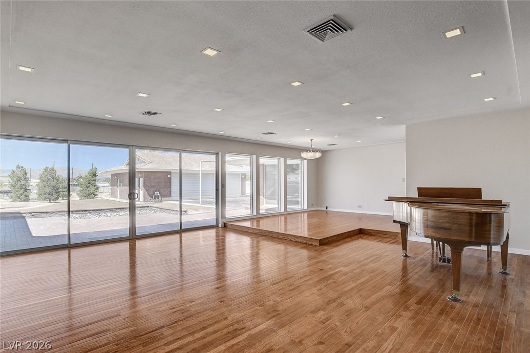 5600 Del Rey Avenue Las Vegas, NV 89146 - Photo 13 of 99
