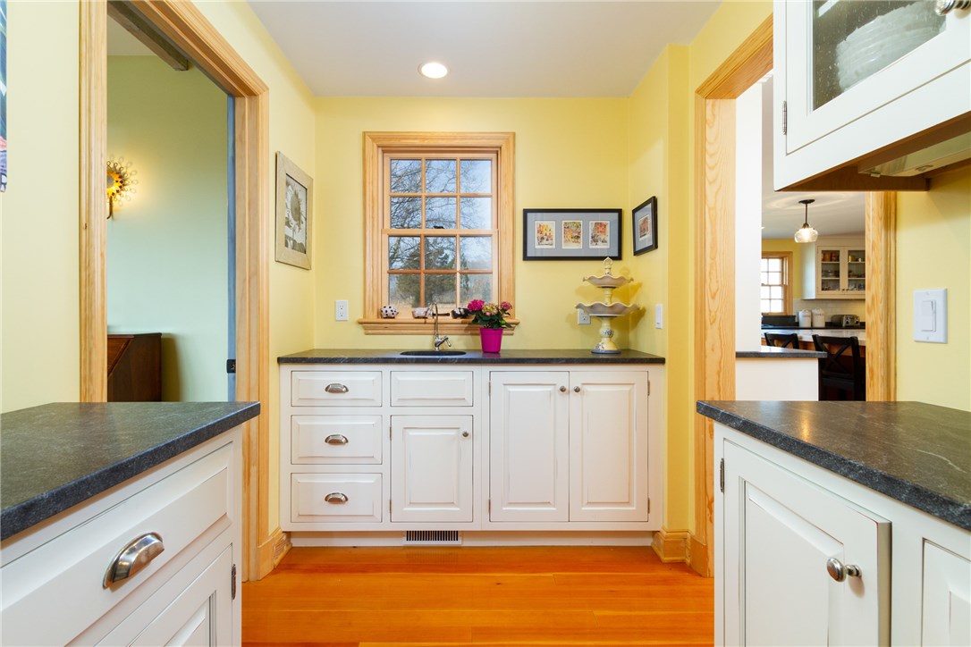 88 Cormorant Road Narragansett, RI 02882 - Photo 14 of 39 Butler's pantry