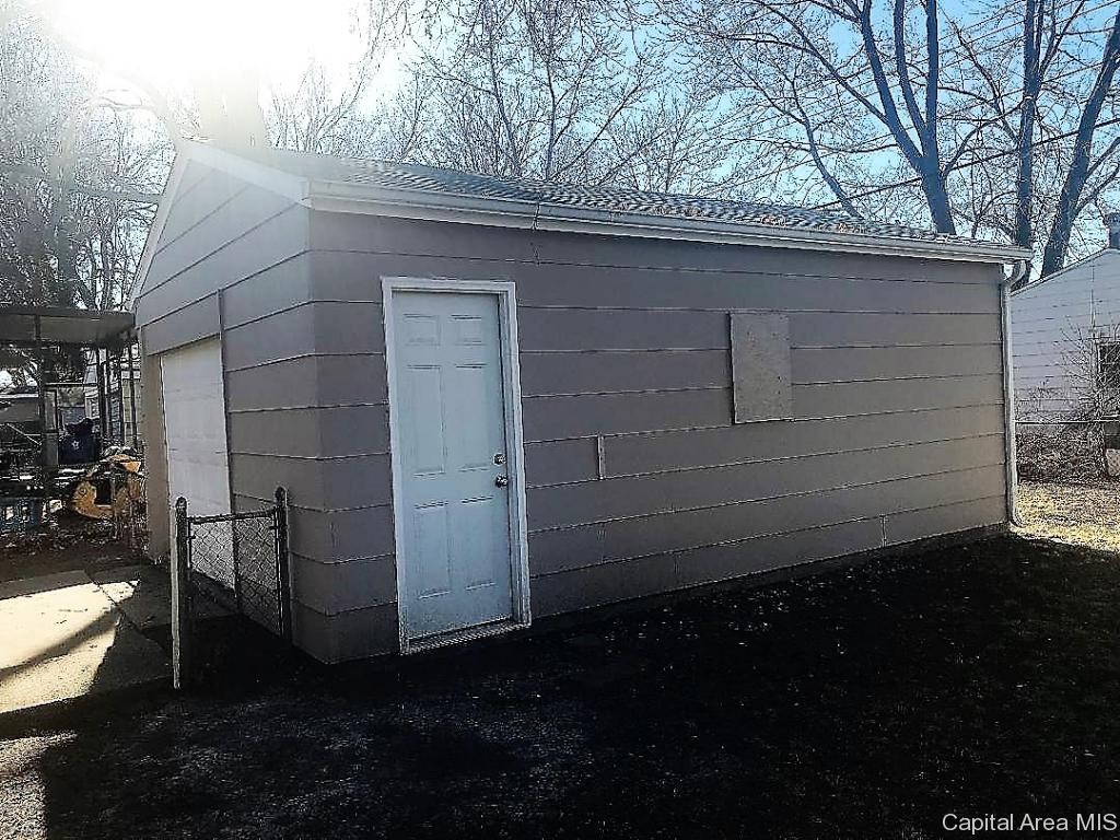 905 South 24th Street Springfield, IL 62703 - Photo 2 of 6
