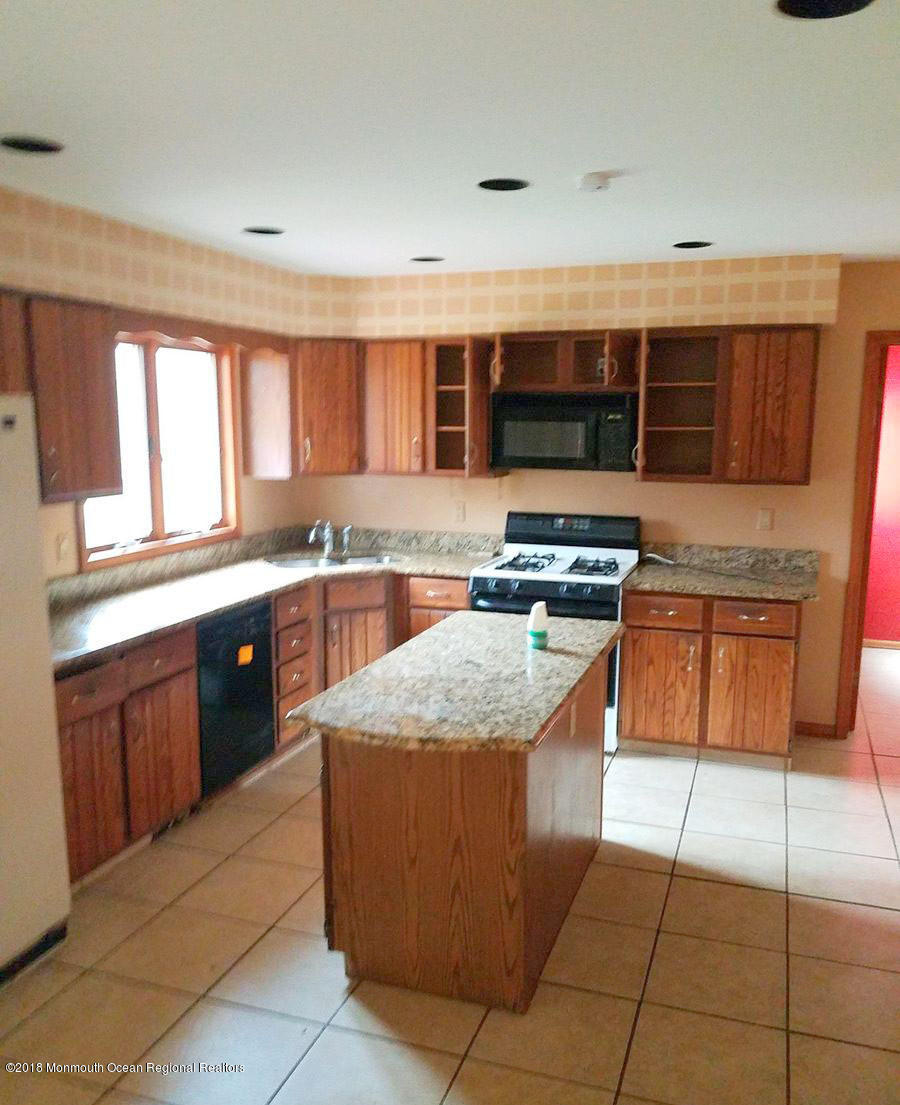 7 Peppermill Lane Colts Neck, NJ 07722 - Photo 17 of 17 TimePhoto_20181221_125802