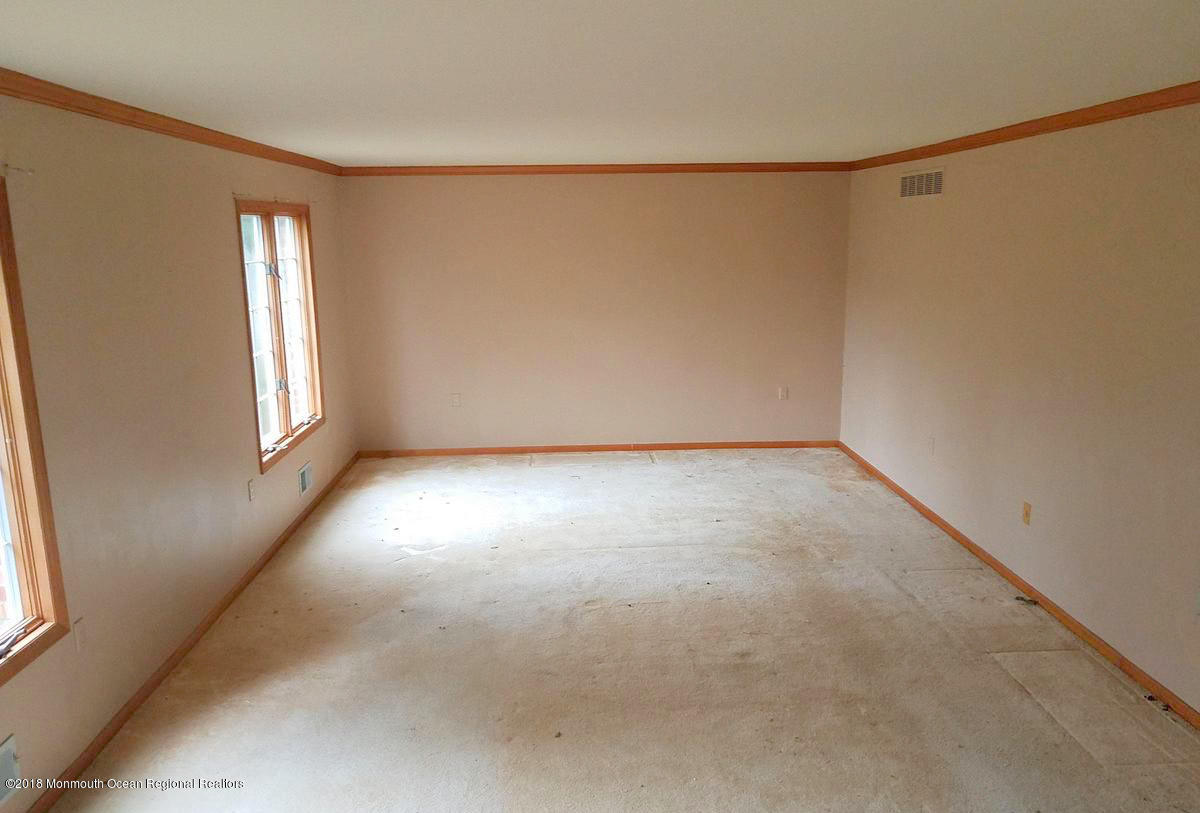 7 Peppermill Lane Colts Neck, NJ 07722 - Photo 4 of 17 TimePhoto_20181221_125223