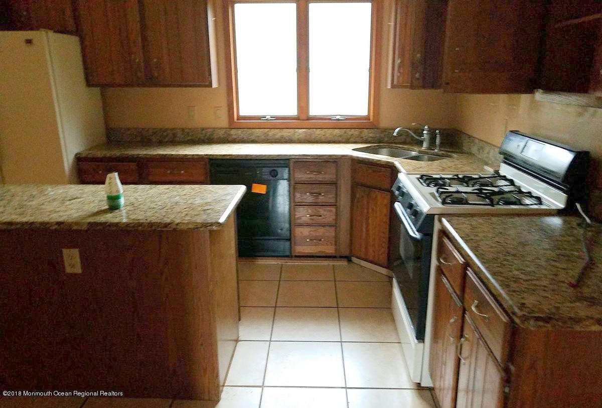 7 Peppermill Lane Colts Neck, NJ 07722 - Photo 6 of 17 TimePhoto_20181221_125311