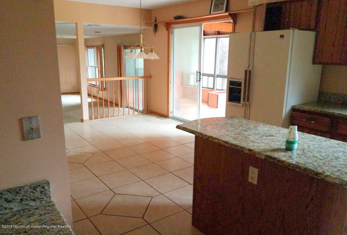 7 Peppermill Lane Colts Neck, NJ 07722 - Photo 7 of 17 TimePhoto_20181221_125313