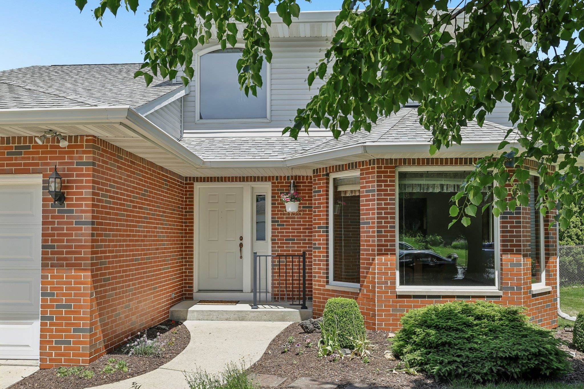 7100 Spring Hill Drive Middleton, WI 53562 - Photo 4 of 57