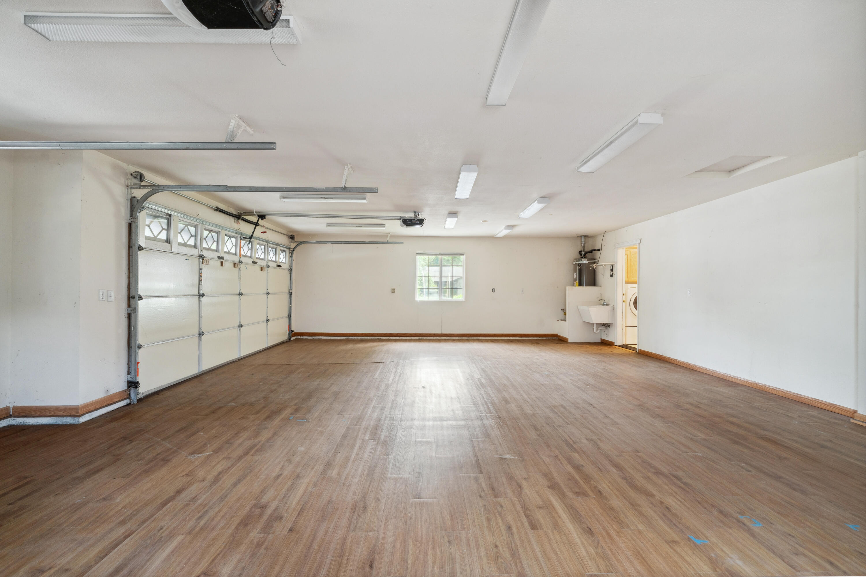 6596 Reflection Street Redding, CA 96001 - Photo 28 of 48 Garage