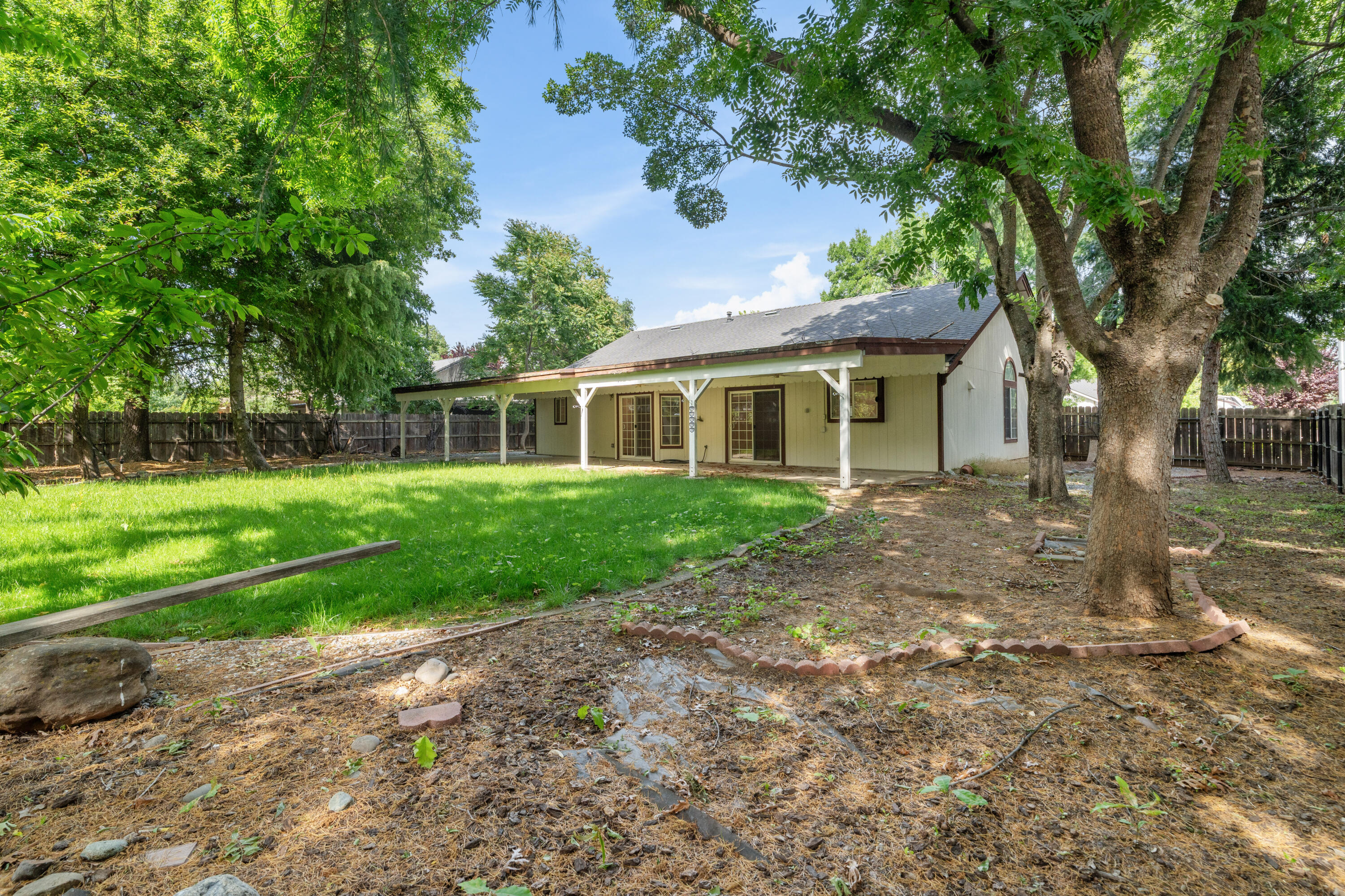 6596 Reflection Street Redding, CA 96001 - Photo 31 of 48 Backyard