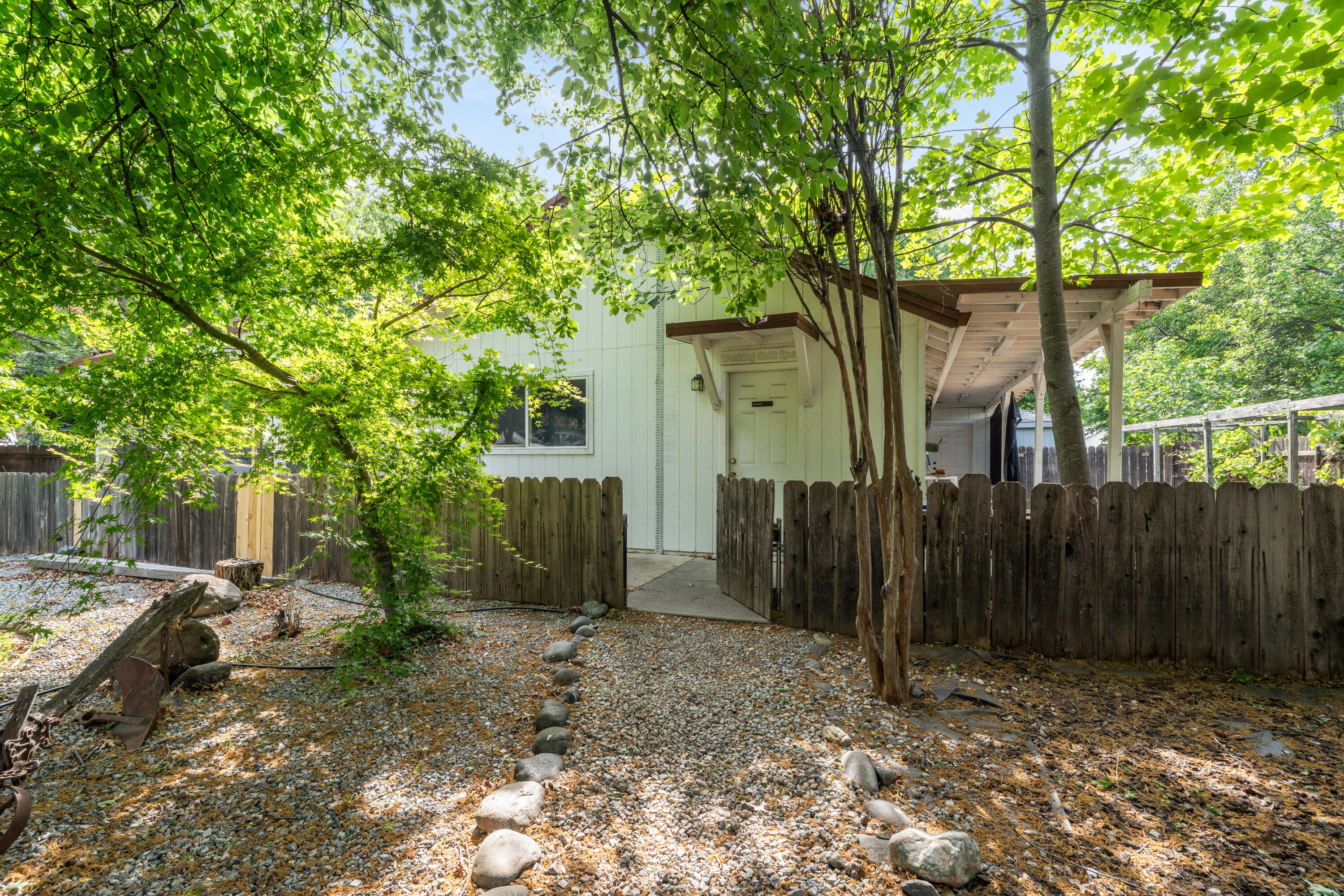 6596 Reflection Street Redding, CA 96001 - Photo 38 of 48 Pathway to Shop