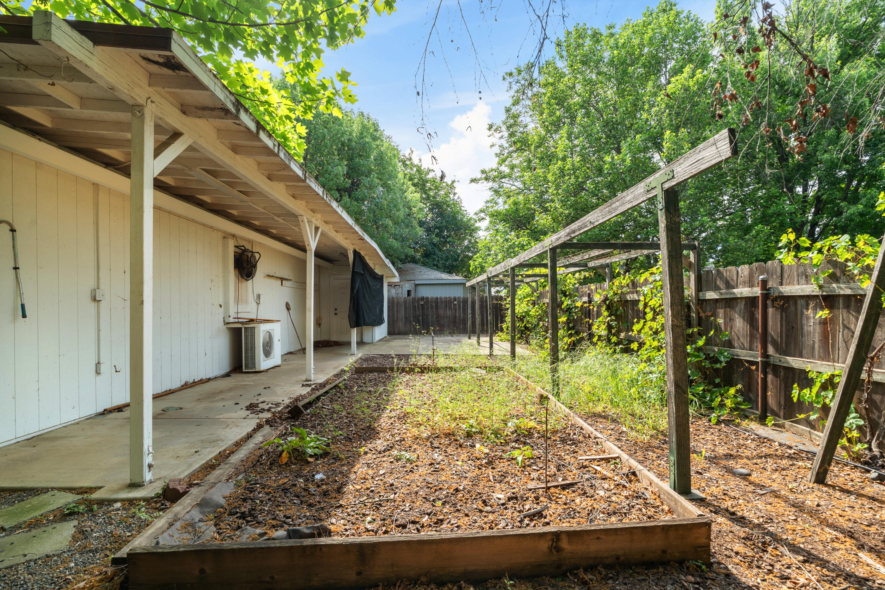 6596 Reflection Street Redding, CA 96001 - Photo 46 of 48 Side Yard of shop