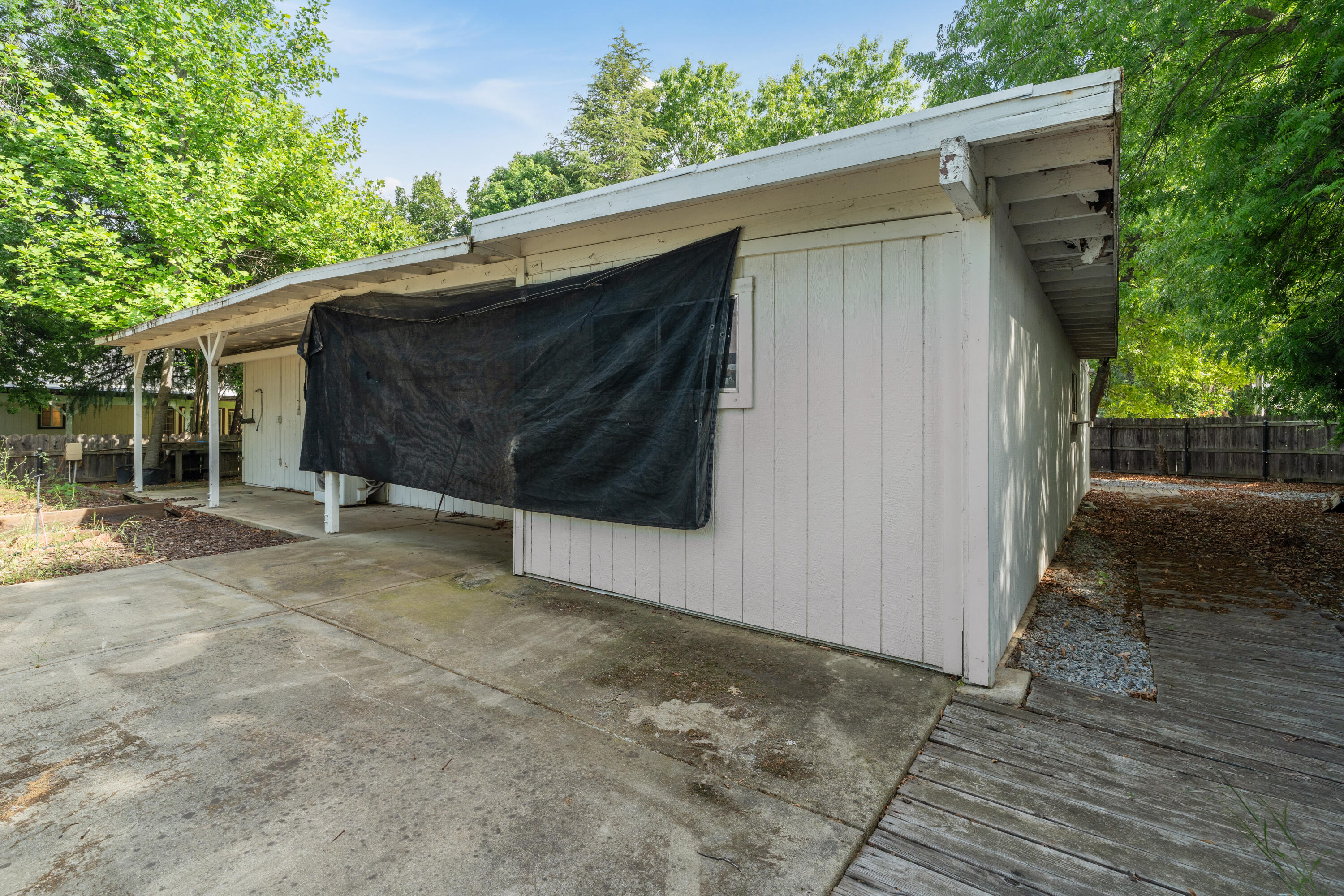 6596 Reflection Street Redding, CA 96001 - Photo 47 of 48 Side of Shop