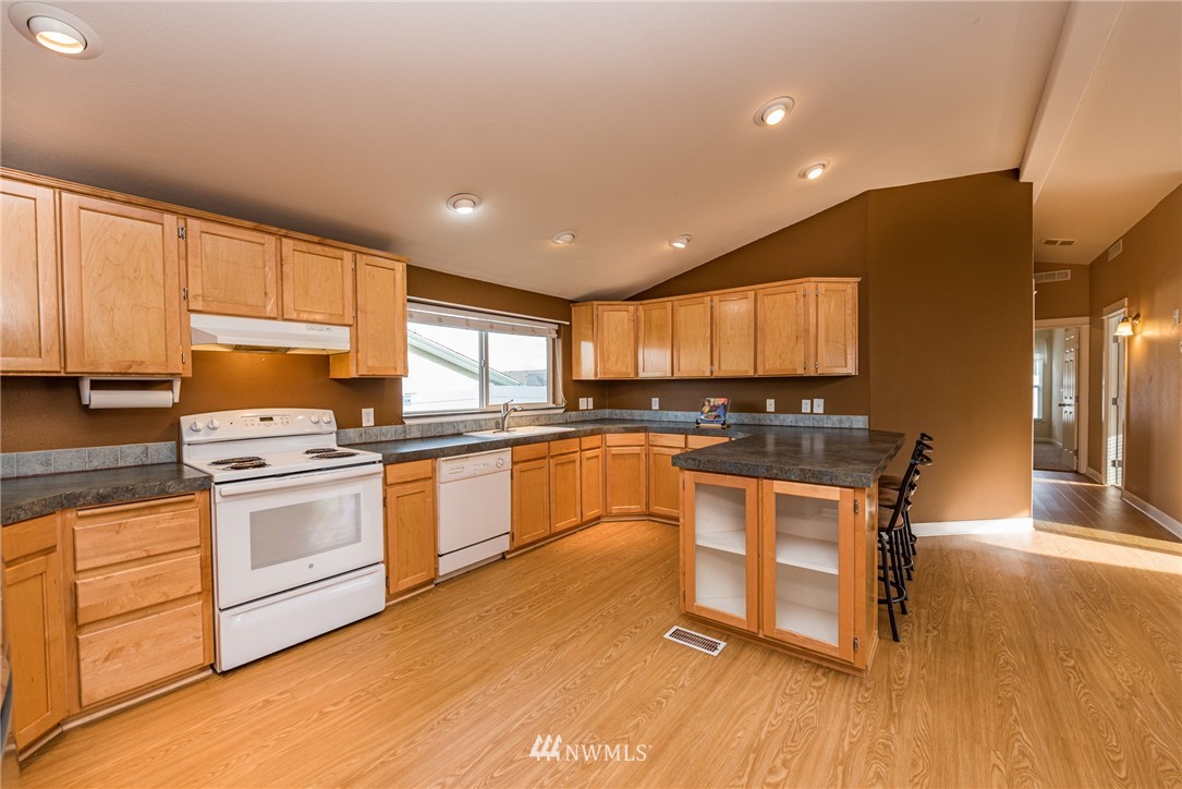 451 Elk Loop Sequim, WA 98382 - Photo 14 of 36