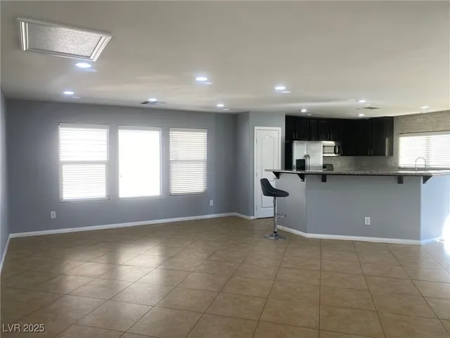$2,300 | 9541 Vast Valley Avenue, Las Vegas, NV 89148