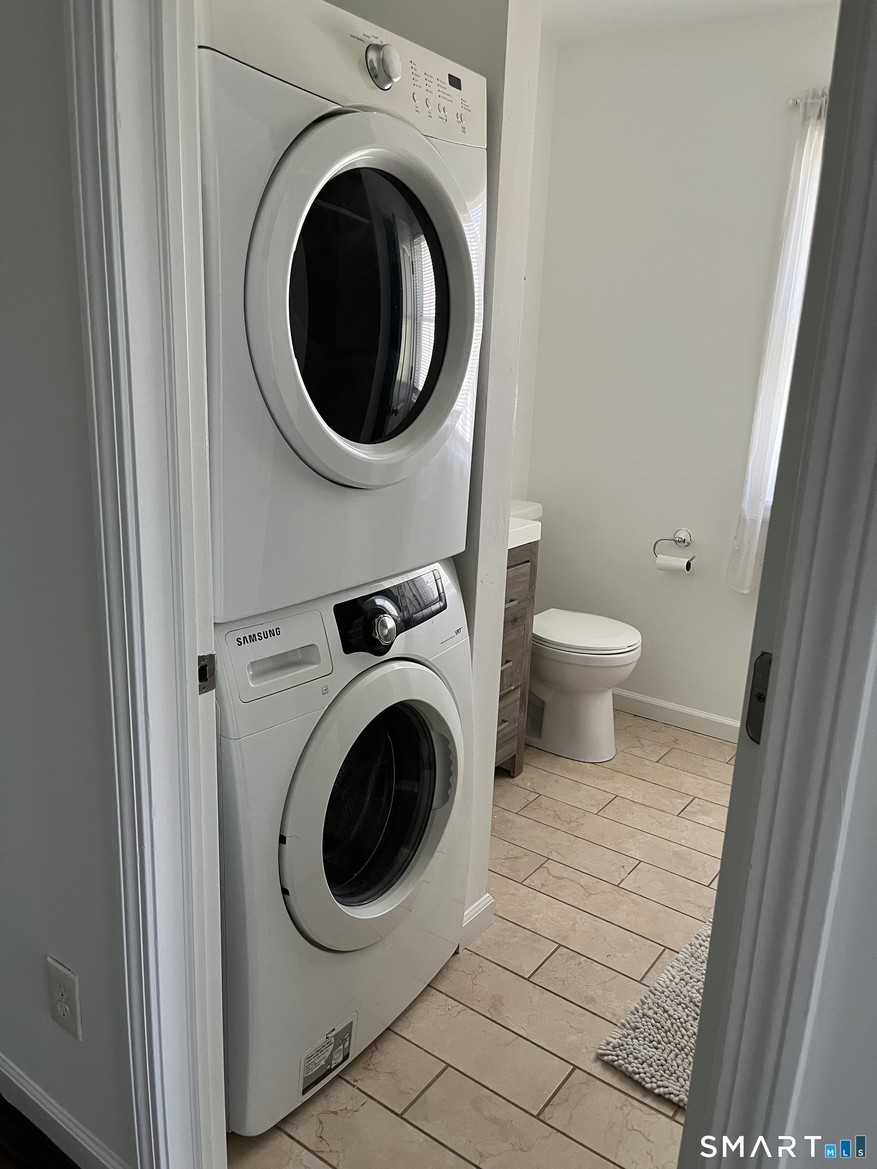 17 Dayton Road Bridgeport, CT 06606 - Photo 8 of 12 Gallery Image 8