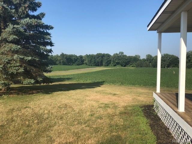 5731 Preston Road Howell, MI 48855 - Photo 9 of 40 IMG_4021.jpg