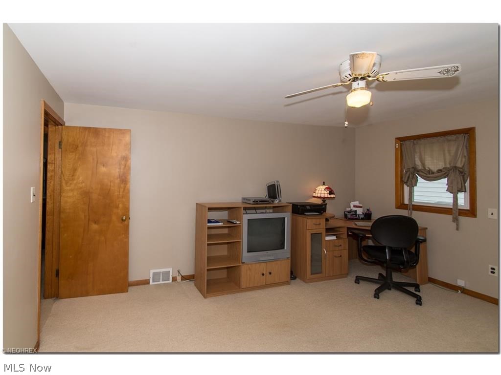 1443 Clearview Road Cleveland, OH 44124 - Photo 12 of 19 View of one end of the third Bedroom. The 3rd bdrm is the smallest of the three, but more than adequate by any other standard. Closet and ceiling fan are included.